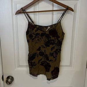 Aritzia Wilfred small Green floral silk tank top